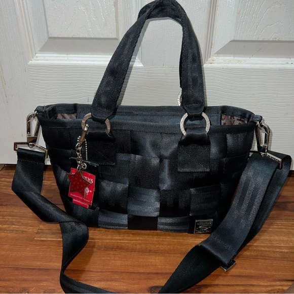 Harveys seatbelt carriage ring black with star charm - Picture 6 of 14